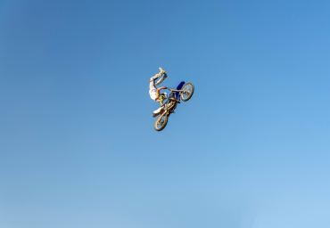 Les innovations technologiques qui transforment le monde de la compétition auto et moto