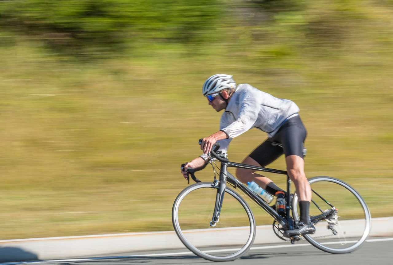 Le rôle du matériel dans la performance cycliste : découvrez les innovations qui révolutionnent le vélo